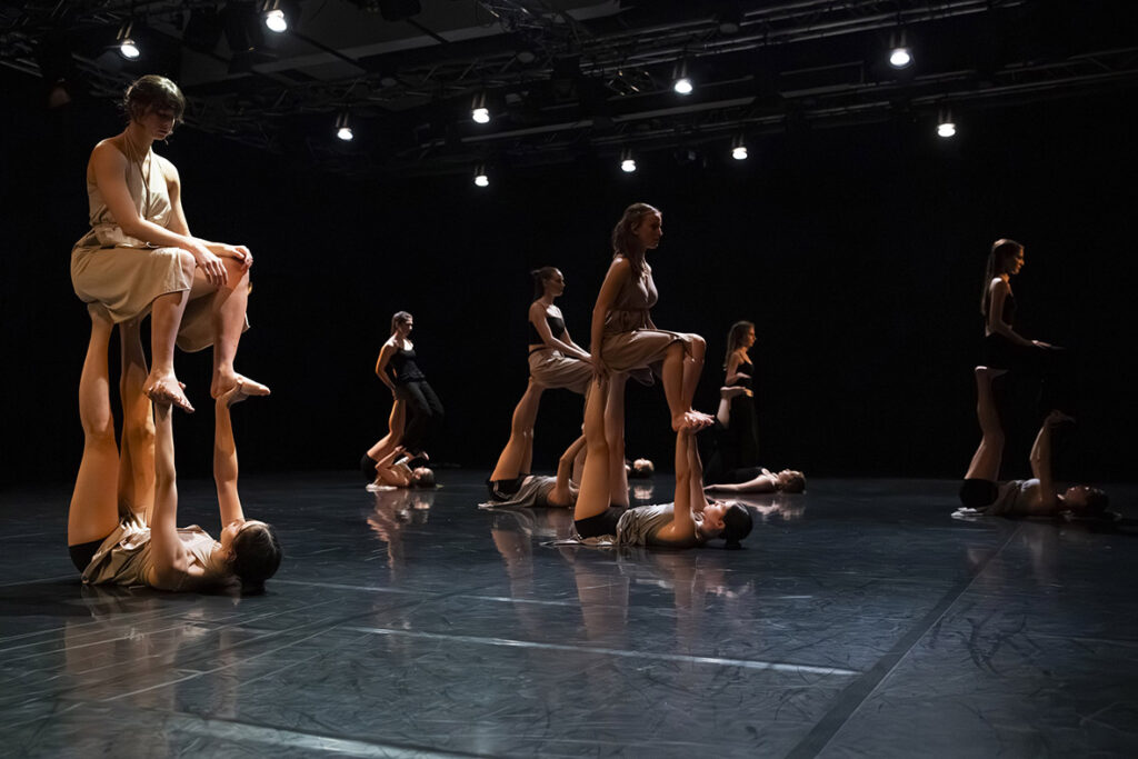 Predstavnostna fotografija produkcije Neulovljivo telo